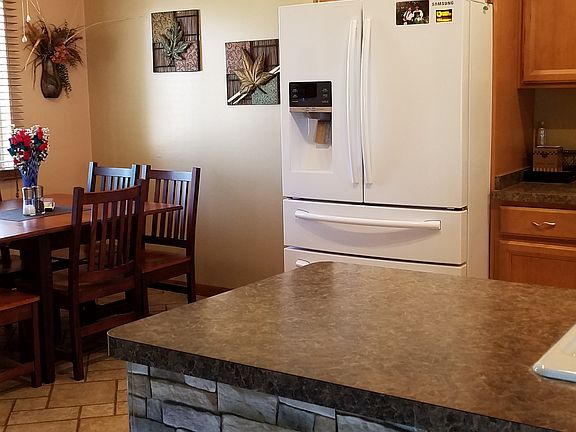 3rd image of 32647 Norwood Dr