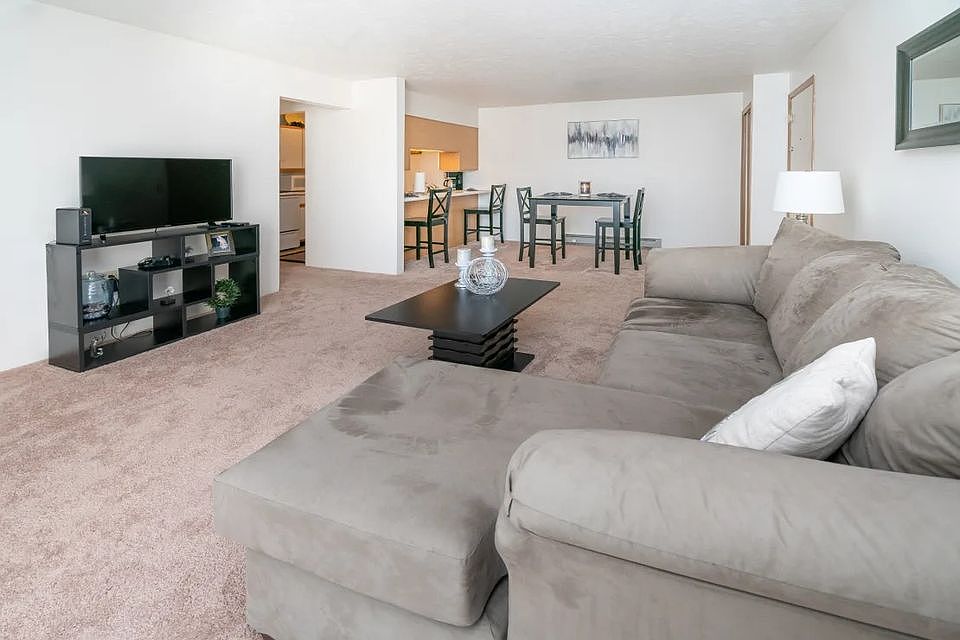 1st image of 1711 Bond St APT 21