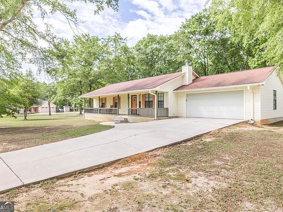 3rd image of 904 Robinhood Rd