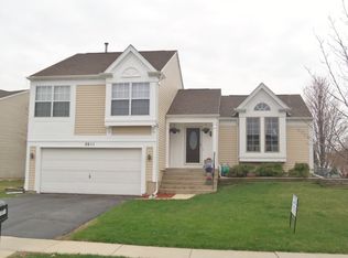 2011 Mission Hills Dr, Elgin, IL 60123