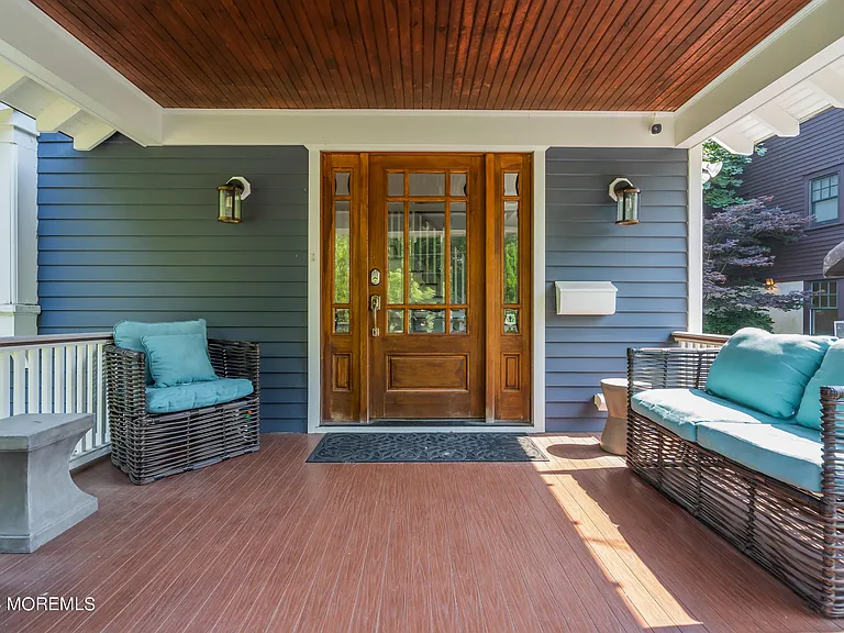 1318 Locust Dr — Photo 9
