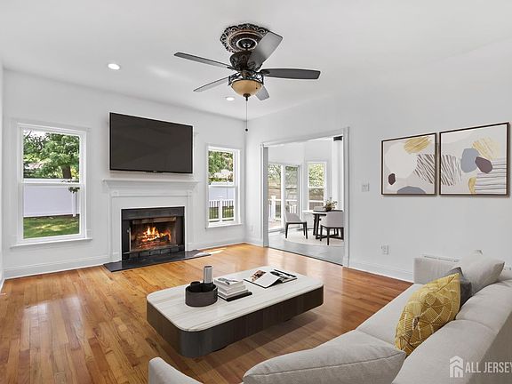 2nd image of 4 Claire Ct
