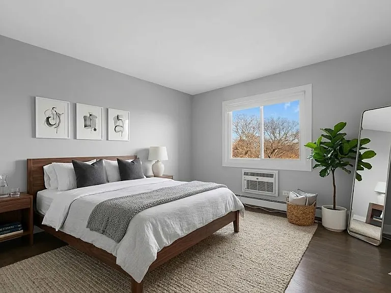 Victory Park Apartments — Photo 6