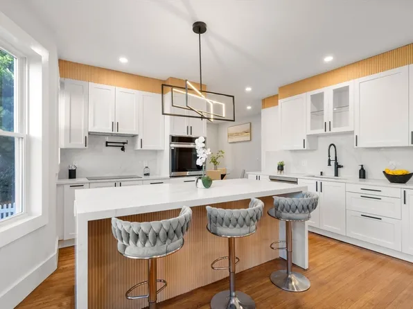 32 Boyd St #32, Watertown, MA 02472