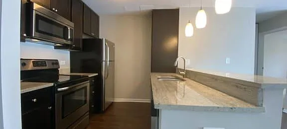 Halsted Place — Photo 3