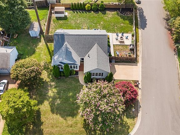 5th image of 1701 Pine Edge Ln