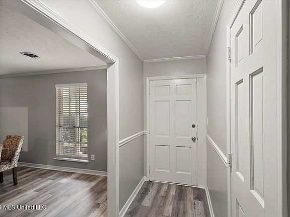 5th image of 1204 Deerfield Ln