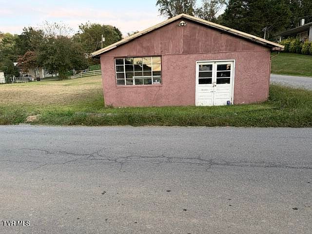 2nd image of 204 Delaney St