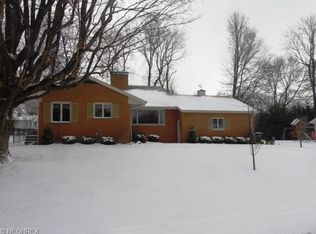 211 Stanton Dr, Columbiana, OH 44408