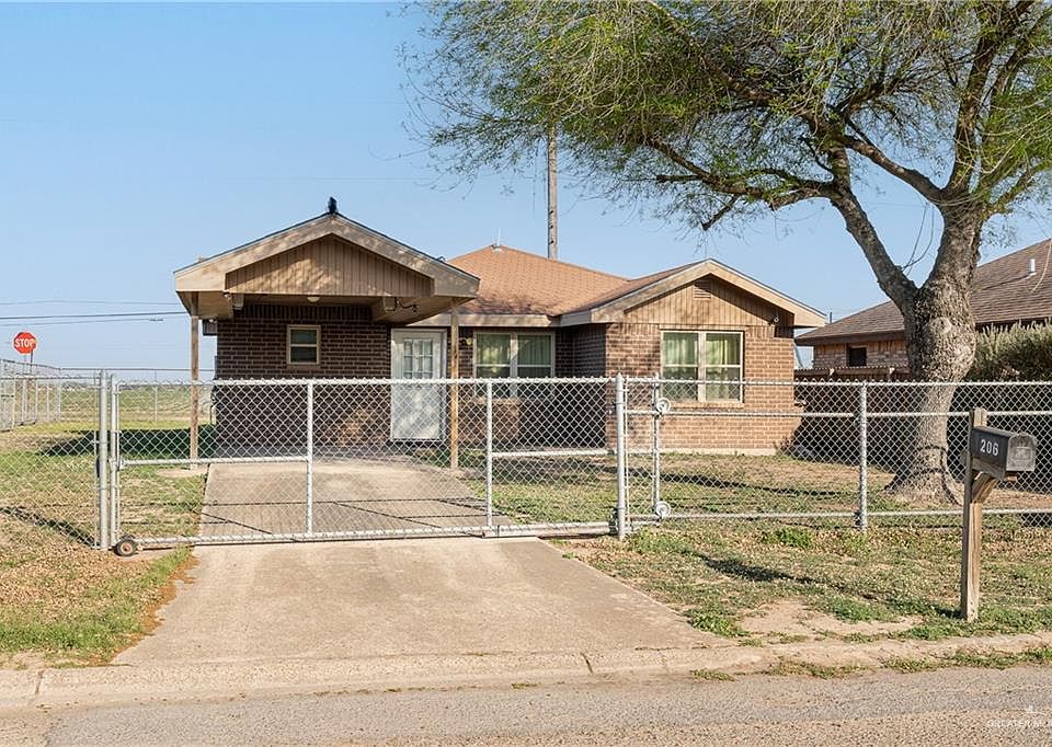 1st image of 206 Rebecca Dr