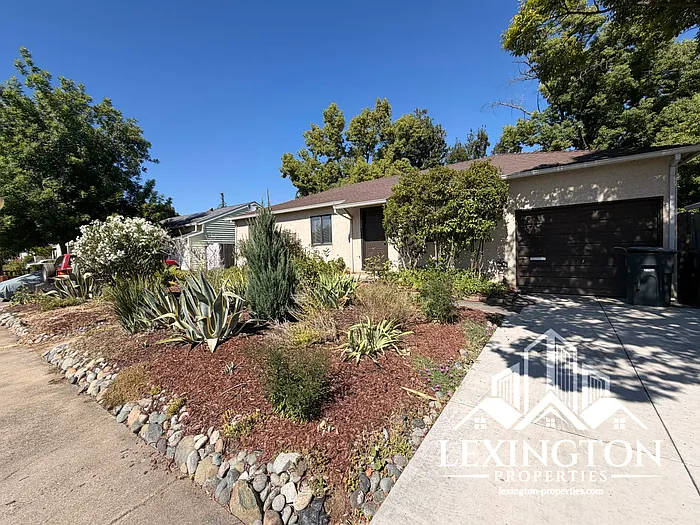 3 bed, 1.5 bath, 1736 sqft, $2,550 — Photo 3
