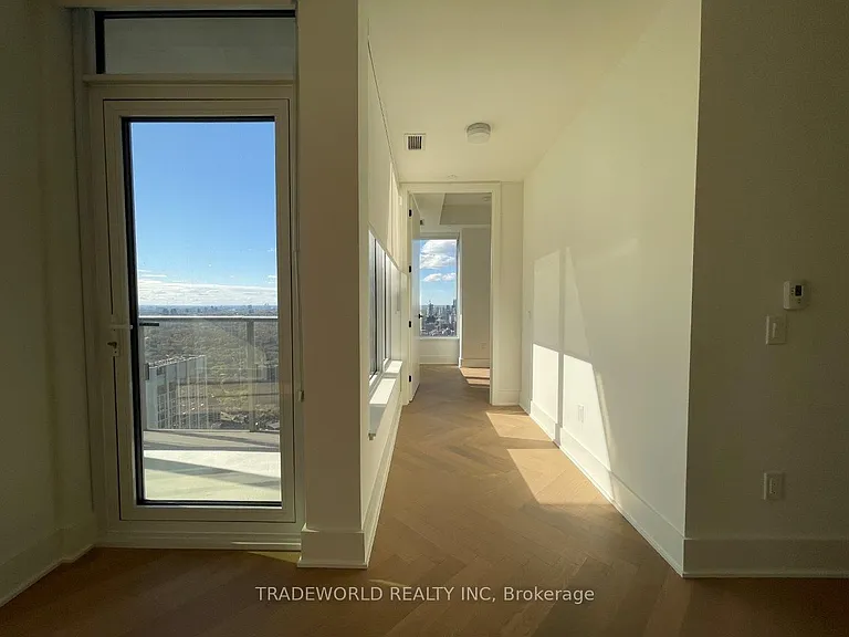 11 Yorkville Ave #5302 — Photo 20