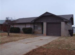 105 S Dillon Ave, Moore, OK 73160