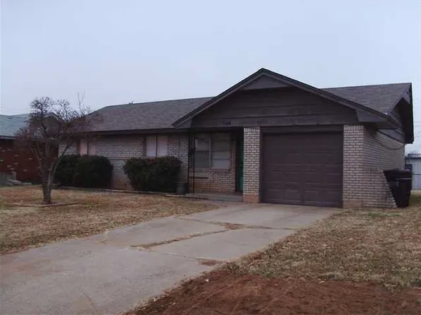 105 S Dillon Ave, Moore, OK 73160