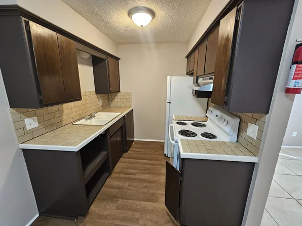 51st and Penn Apartments, 2116 SW 51st St APT 10, Oklahoma City, OK 73119