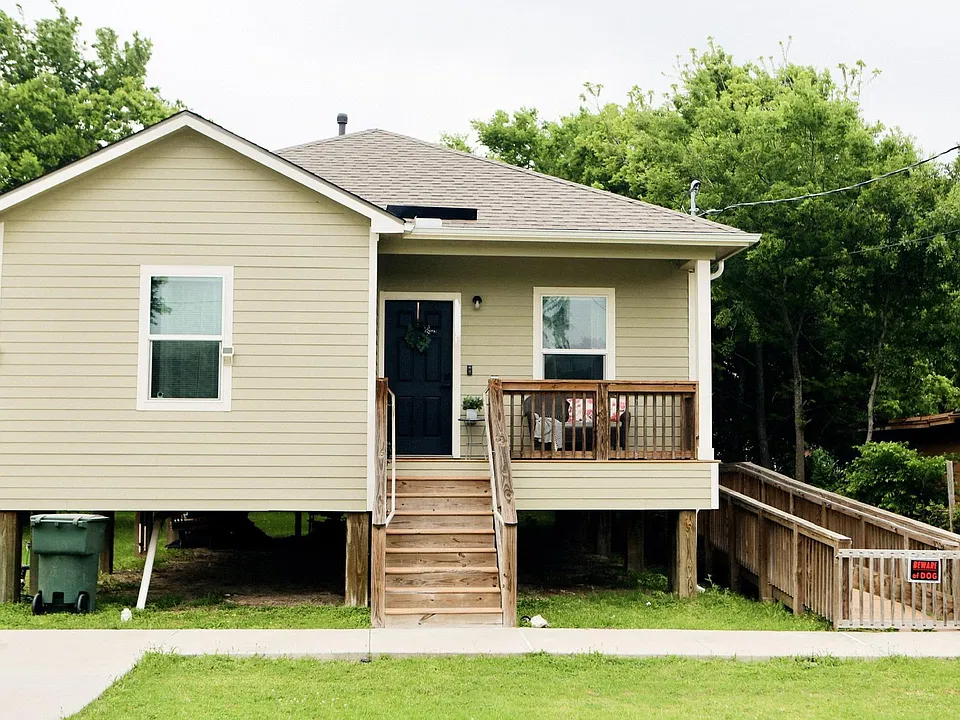 4336 6th Ave