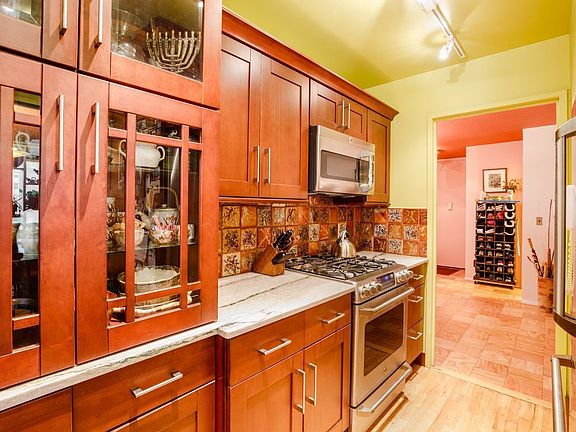 2nd image of 48 E 89th St #6F
