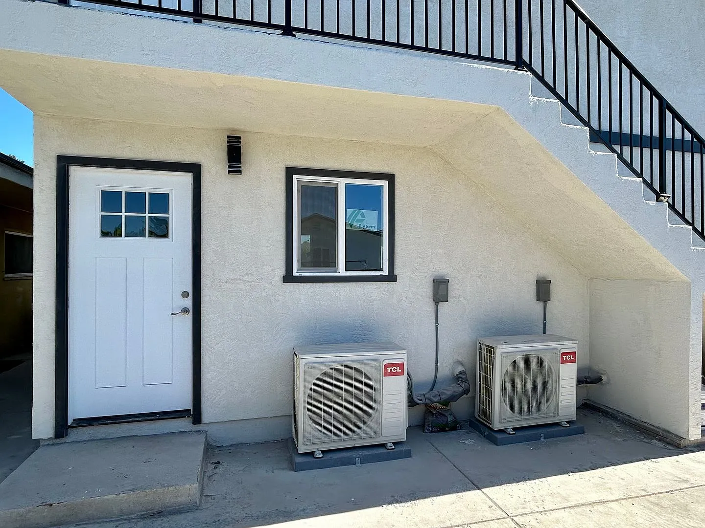 Newly Constructed 2bd/1ba in Oak Park — Photo 4