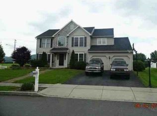 100 Running Creek Dr, Sinking Spring, PA 19608