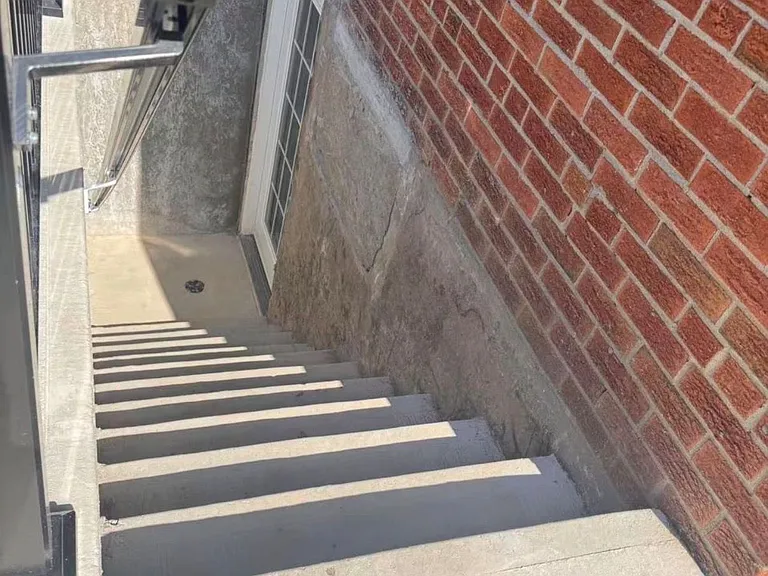 343 Chester Le Blvd #LOWER — Photo 10