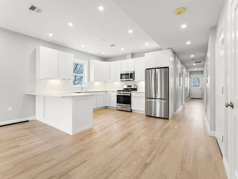23 Dewolf St #3 — Photo 2