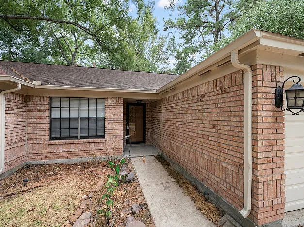 4 bed, 2.0 bath, 1753 sqft, $2,100 — Photo 3