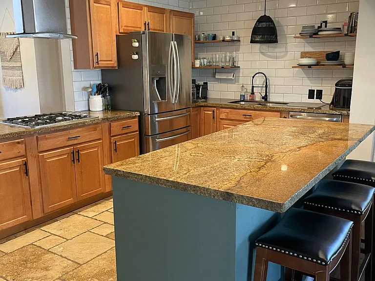 7614 E Avalon Dr — Photo 1