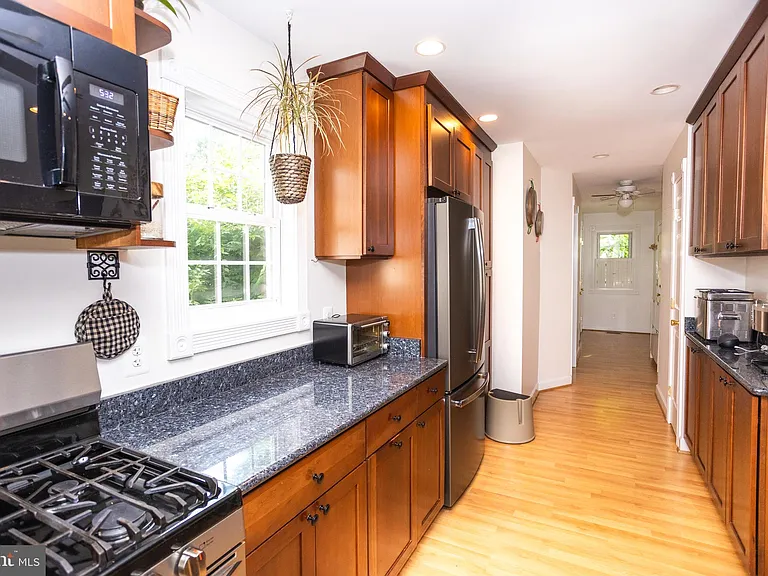 1207 N Livingston St — Photo 12