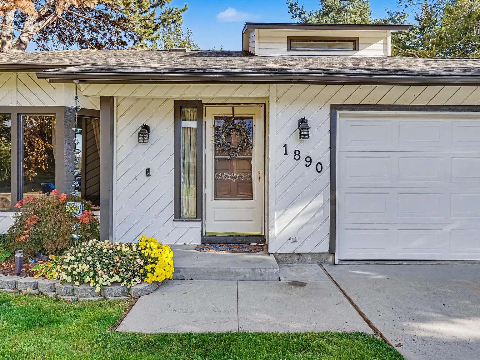 3 bed, 2.5 bath, 1936 sqft, $2,495 — Photo 4