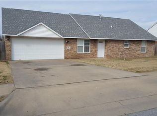 320 Jeanne Dr, Springdale, AR 72764