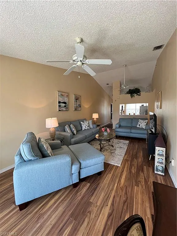 185 Grand Oaks Way — Photo 3