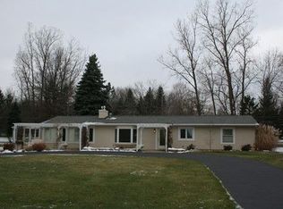 2200 Steamburg Rd, Hillsdale, MI 49242