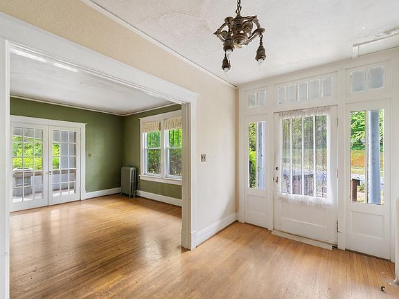 5th image of 1102 Biltmore Ave