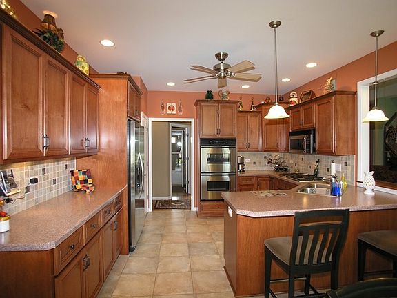 5th image of 106 Ashburton Ln