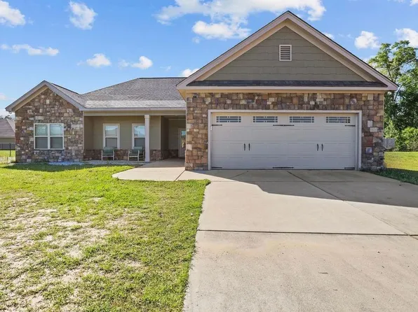 5 California Ct, Seale, AL 36875