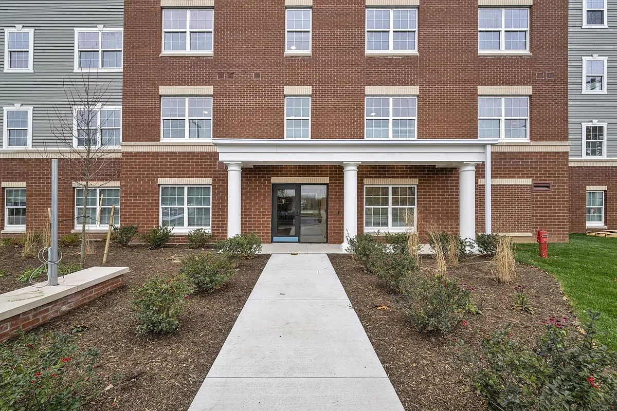 Building Photo - Gordon Crossing