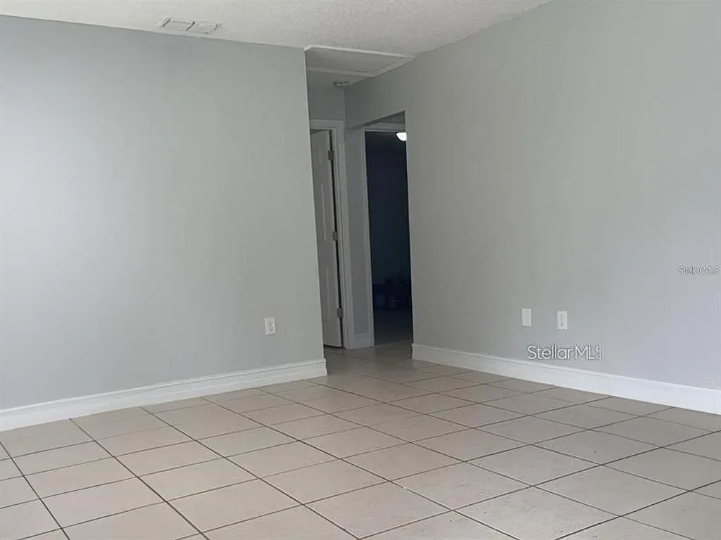 2 bed, 1.5 bath, 950 sqft, $1,449 — Photo 3