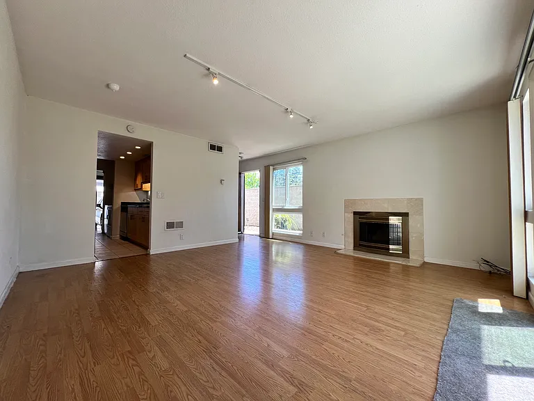 Living / Dining Area