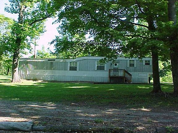 3rd image of 1961 Batts Ln