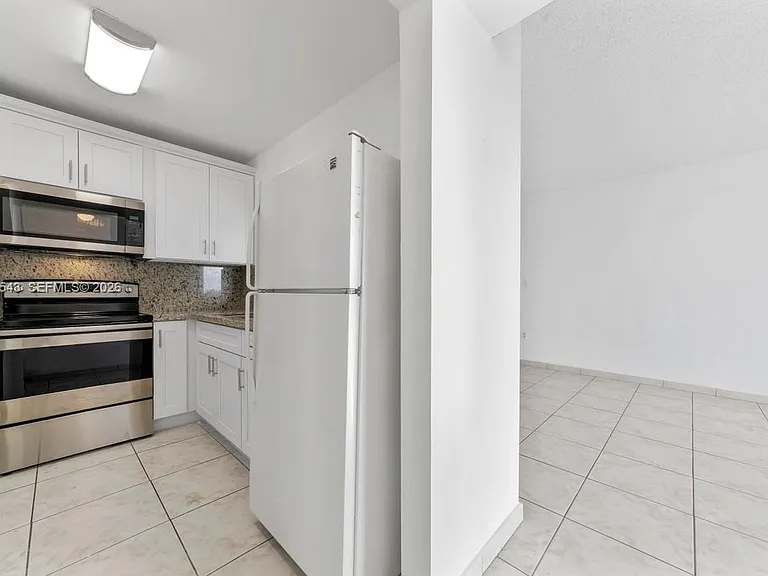 11715 SW 18th St #410 — Photo 8