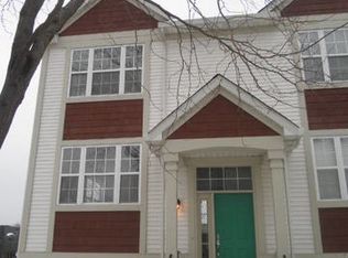 1656 Apple Tree Ln, West Chicago, IL 60185