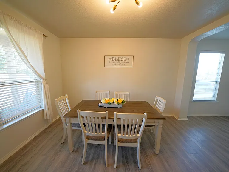 740 Fountain Gate — Photo 14