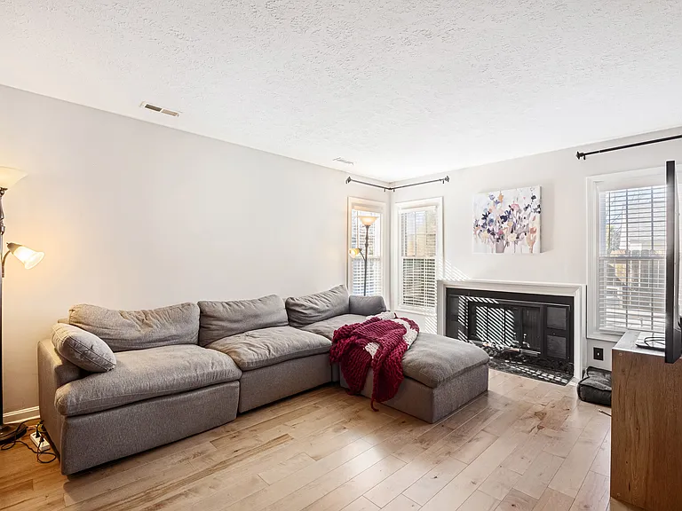 760 Yorkwood Pl — Photo 4