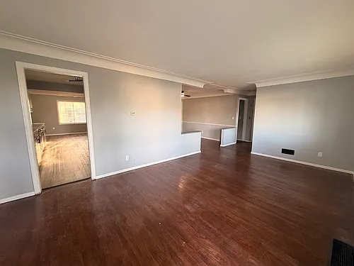 142 Van Buren Ave Photo 1