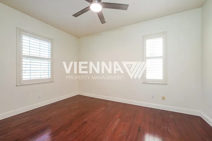 48 Villa Gardens Ct — Photo 14