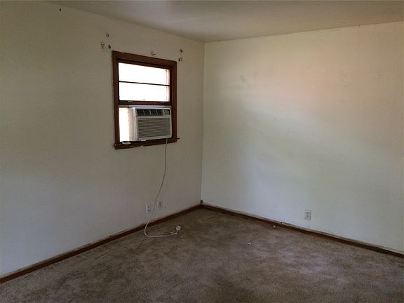 3rd image of 1704 Niblick Ave NW