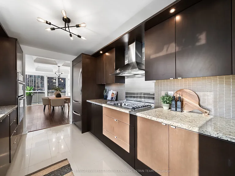 1430 Yonge St #509 — Photo 11
