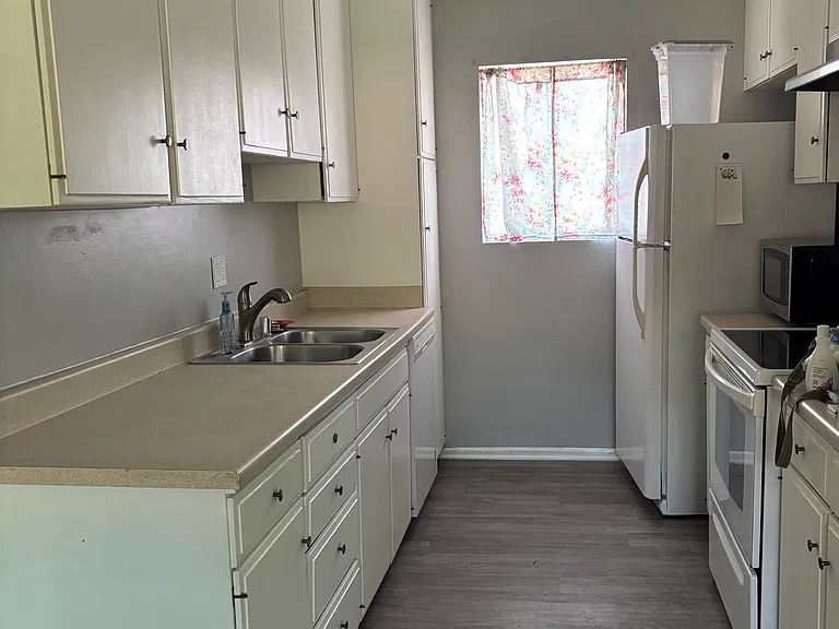 555 S La Veta Park Cir #238 — Photo 15