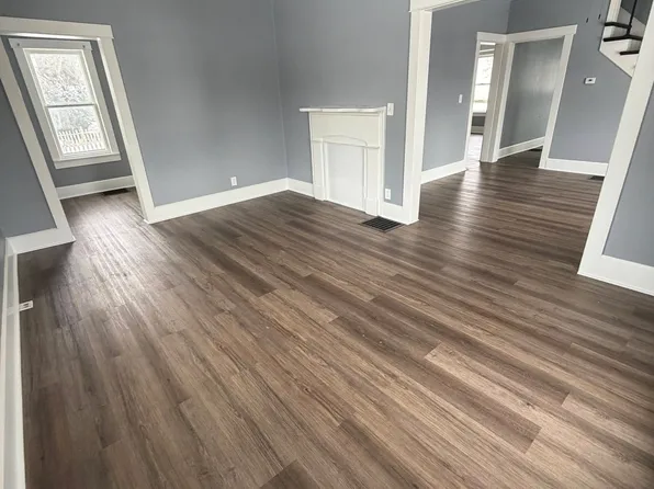 1930 S River Rd, Zanesville, OH 43701