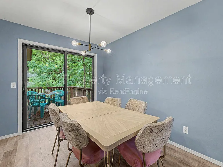 2 William Ln — Photo 5
